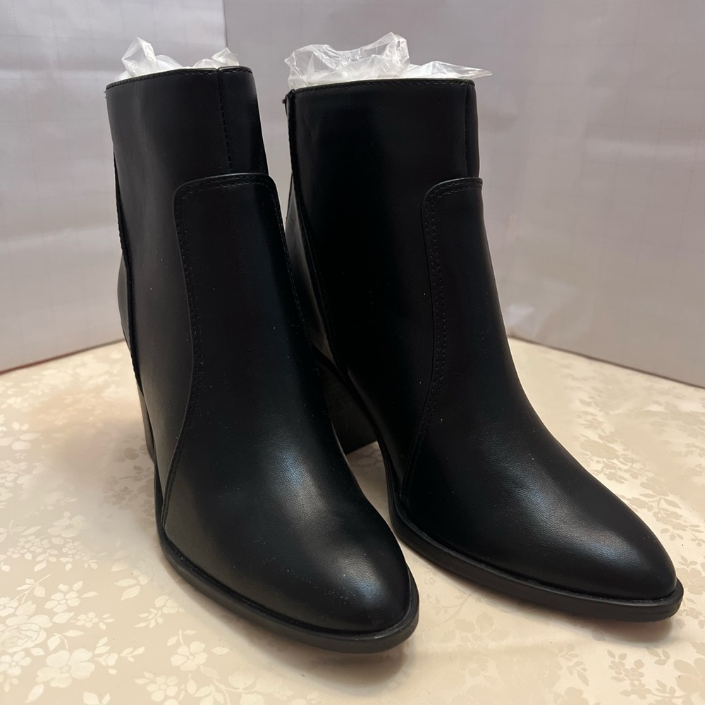 Brand new women’s patent ankle boot sz 7.5